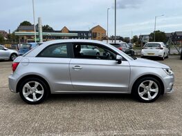 Audi A1 TFSI SPORT 10