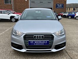 Audi A1 TFSI SPORT 5