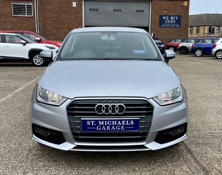 Audi A1 TFSI SPORT 5