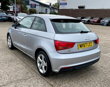 Audi A1 TFSI SPORT 9