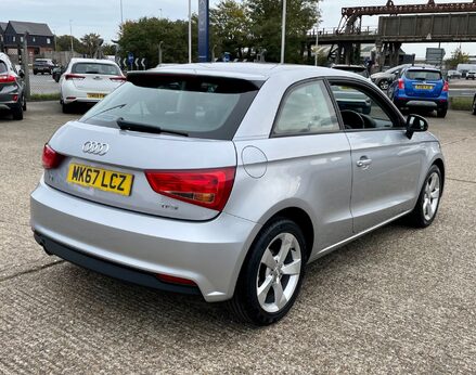 Audi A1 TFSI SPORT 8