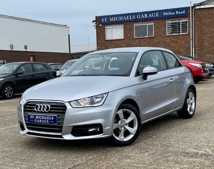 Audi A1 TFSI SPORT 1