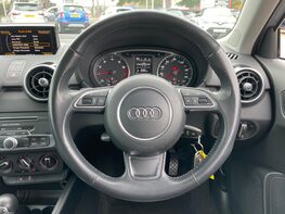 Audi A1 TFSI SPORT 19