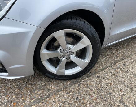 Audi A1 TFSI SPORT 3