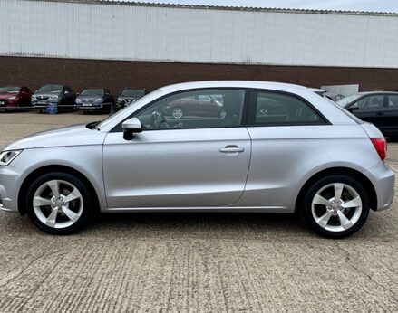 Audi A1 TFSI SPORT 11