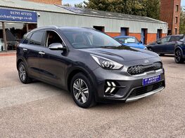 Kia Niro 2 4