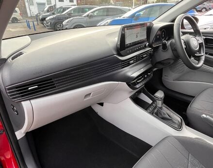 Hyundai BAYON T-GDI ULTIMATE DCT MHEV 17