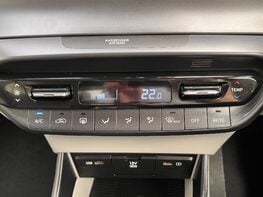 Hyundai BAYON T-GDI ULTIMATE DCT MHEV 56