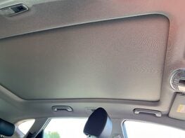 Hyundai TUCSON CRDI PREMIUM SE MHEV 82