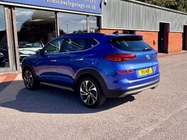 Hyundai TUCSON CRDI PREMIUM SE MHEV 9
