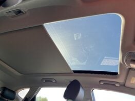 Hyundai TUCSON CRDI PREMIUM SE MHEV 83