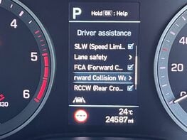 Hyundai TUCSON CRDI PREMIUM SE MHEV 38