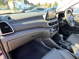 Hyundai TUCSON CRDI PREMIUM SE MHEV 17