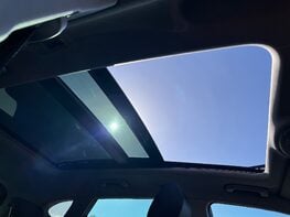 Hyundai TUCSON CRDI PREMIUM SE MHEV 84