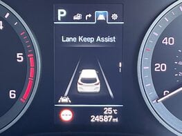 Hyundai TUCSON CRDI PREMIUM SE MHEV 31