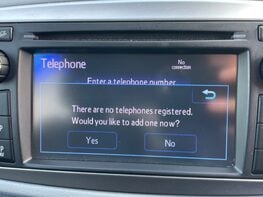 Toyota Yaris T4 HYBRID 27