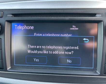 Toyota Yaris T4 HYBRID 27