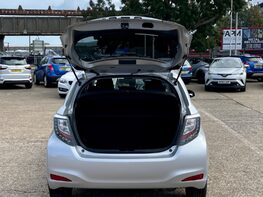 Toyota Yaris T4 HYBRID 46