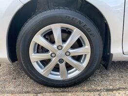 Toyota Yaris T4 HYBRID 14