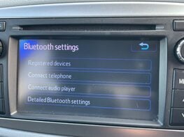 Toyota Yaris T4 HYBRID 29