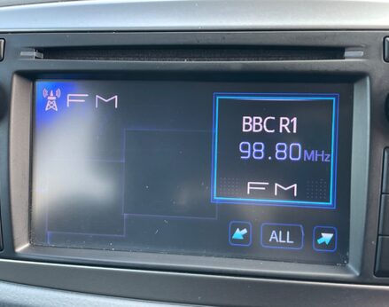 Toyota Yaris T4 HYBRID 26