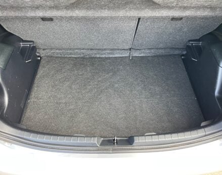 Toyota Yaris T4 HYBRID 48