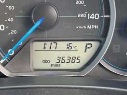 Toyota Yaris T4 HYBRID 21