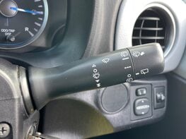 Toyota Yaris T4 HYBRID 38