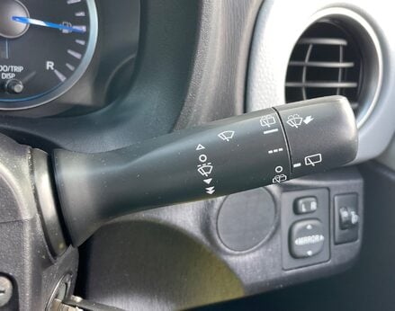 Toyota Yaris T4 HYBRID 38