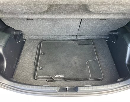 Toyota Yaris T4 HYBRID 47