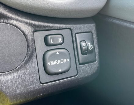 Toyota Yaris T4 HYBRID 39