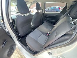 Toyota Yaris T4 HYBRID 45