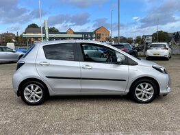 Toyota Yaris T4 HYBRID 10