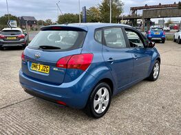 Kia Venga 2 ECODYNAMICS 8