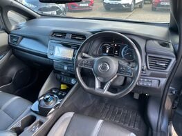 Nissan LEAF TEKNA 17