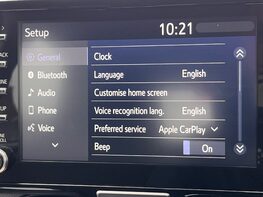 Toyota Yaris DESIGN FHEV 37