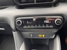 Toyota Yaris DESIGN FHEV 46