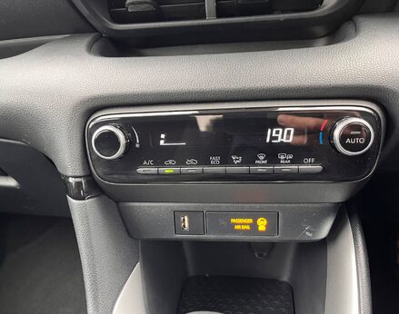 Toyota Yaris DESIGN FHEV 46