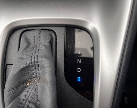 Toyota Yaris DESIGN FHEV 48