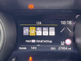 Toyota Yaris DESIGN FHEV 31