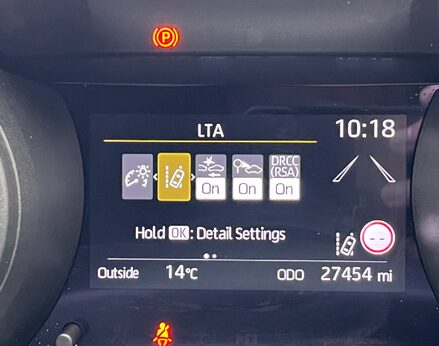 Toyota Yaris DESIGN FHEV 31