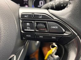 Toyota Yaris DESIGN FHEV 52