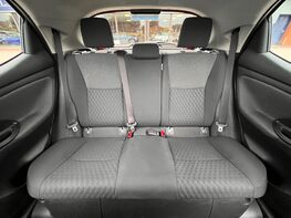 Toyota Yaris DESIGN FHEV 60