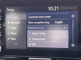 Toyota Yaris DESIGN FHEV 38