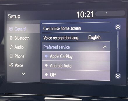 Toyota Yaris DESIGN FHEV 38