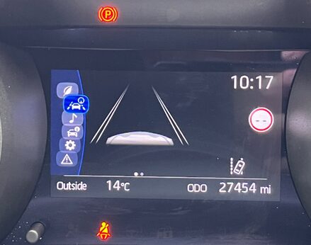 Toyota Yaris DESIGN FHEV 27