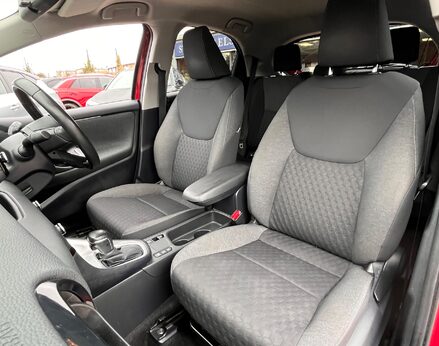 Toyota Yaris DESIGN FHEV 59