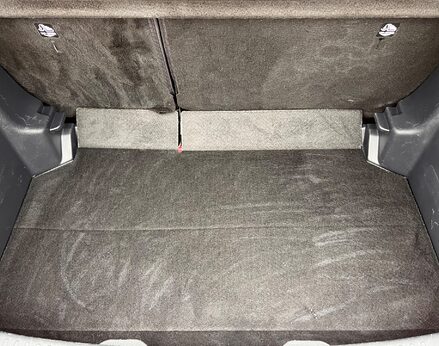 Toyota Yaris DESIGN FHEV 64