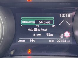 Toyota Yaris DESIGN FHEV 24