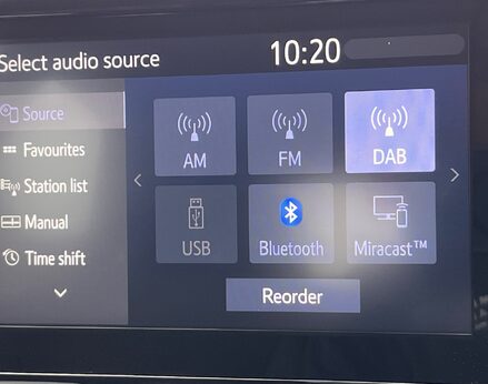 Toyota Yaris DESIGN FHEV 42